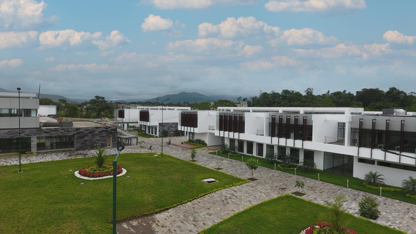 Estructura metálica para hospitales e institutos